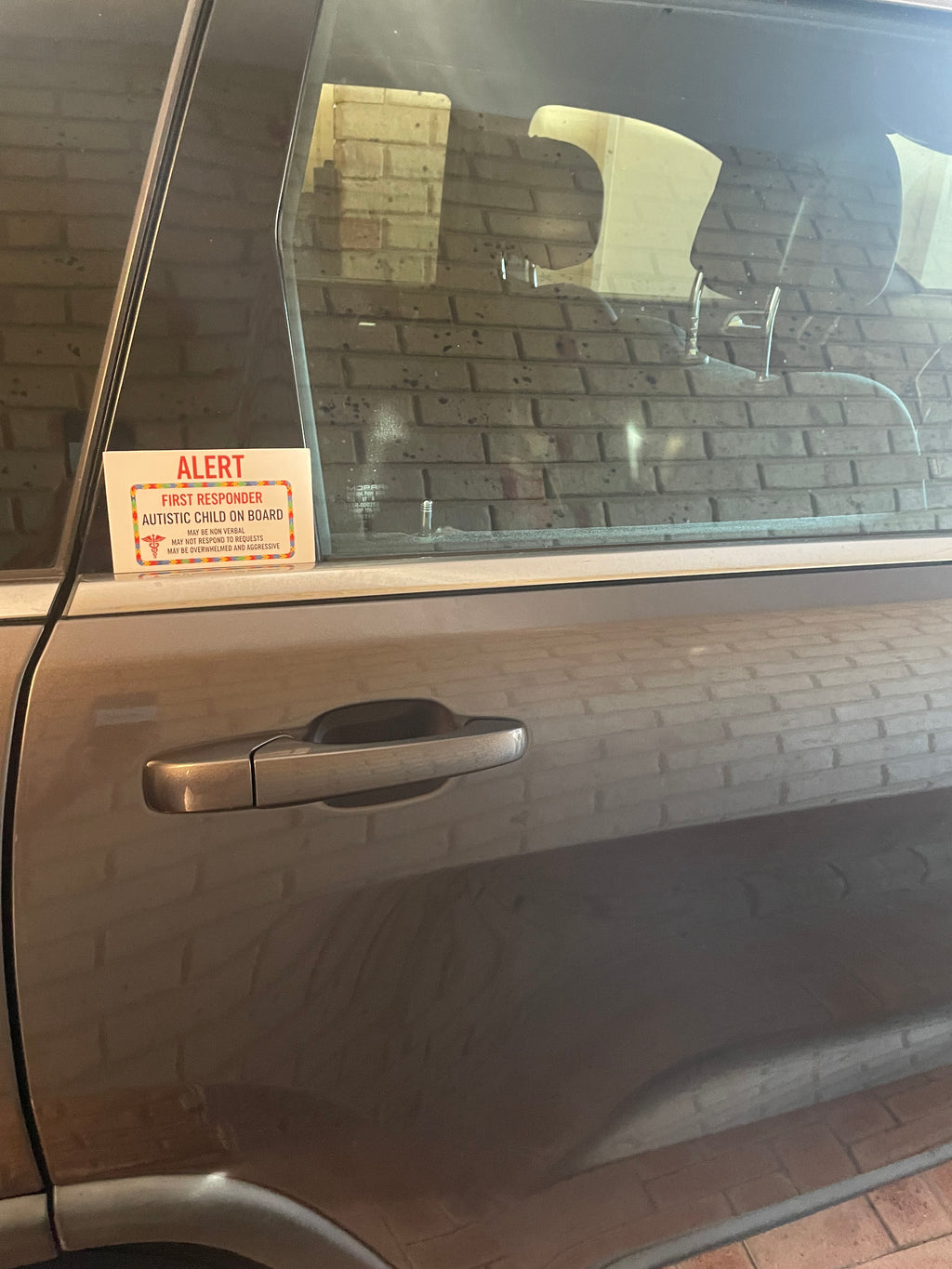 "Alert First Responder, Autistic Child on Board" car sticker - Price includes postage - Supporting Autism families